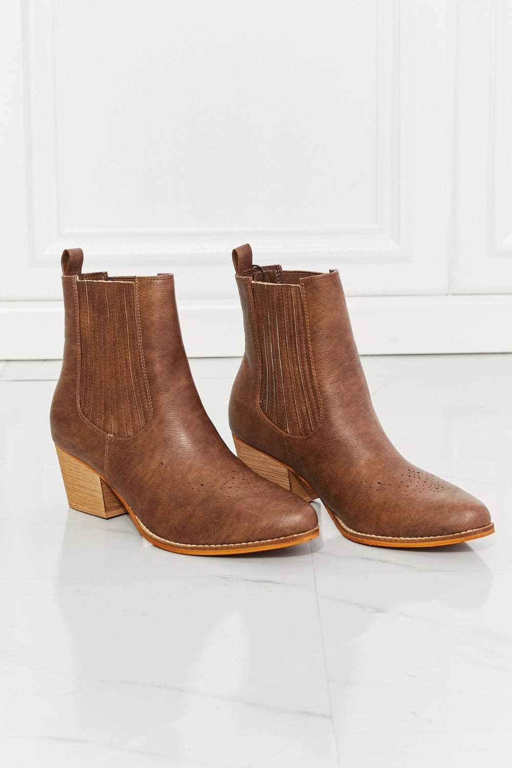 Nfin8 Frontier Fusion - Chestnut Stacked Heel Chelsea Boot